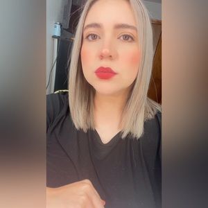 Meet your Posher, Abril